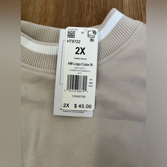 Core 10 by Reebok Women's Oversized Color Block Crewneck Sweatshirt - Picture 3 of 3